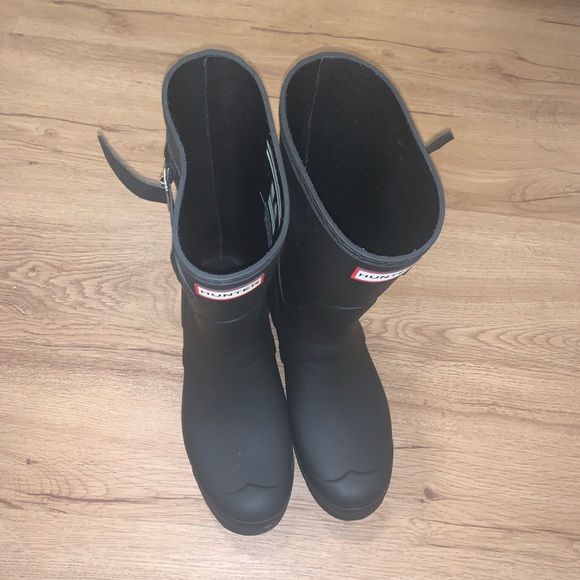 Hunter Short Rain Boots! - Picture 3 of 4